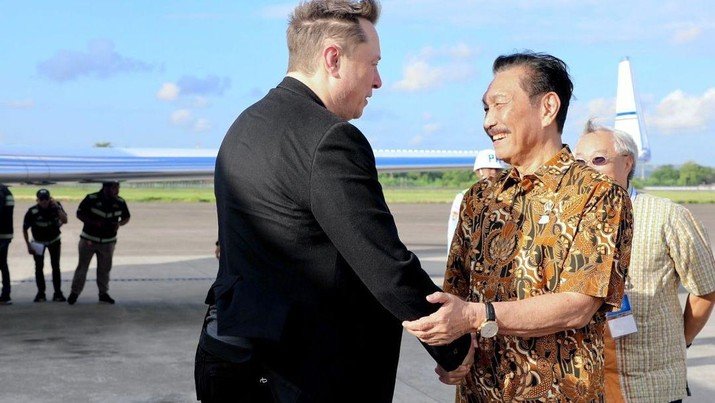 Elon Musk Tiba di Bali Untuk Hadiri WWF ke 10 dan Peluncuran Starlink
