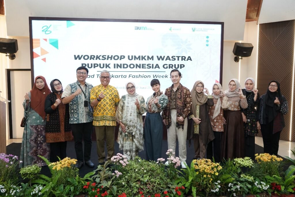 Menjelang JFW 2025, Pupuk Indonesia Kolaborasikan UMKM Wastra Binaan dengan Dua Desainer Terkemuka