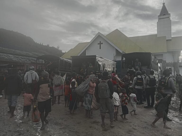 OPM Kembali Ganggu Keamanan, Warga Bibida Mengungsi Sementara ke Gereja Madi