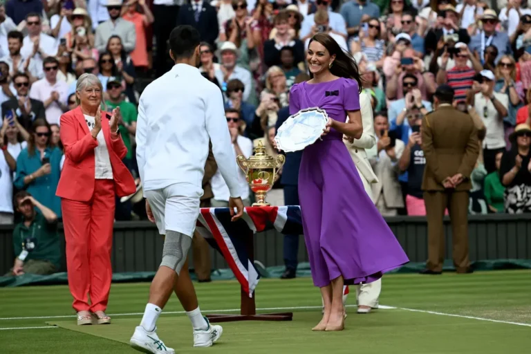 Kate Middleton Tampil Mempesona di Wimbledon 2024, Kenakan Gaun Ungu Dukungan bagi Penderita Kanker