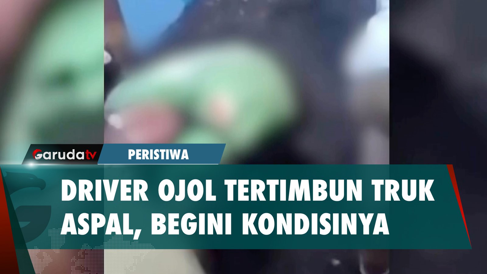 Driver Ojol Tertimbun Truk Aspal yang Terguling, Begini Kondisinya!