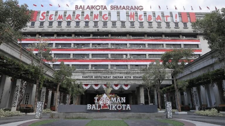 Bongkar Kasus Korupsi di Pemkot Semarang, KPK Geledah Kantor Diskominfo Pemkot Semarang