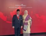 Presiden Jokowi Anugerahkan Bintang Maha Putra Kepada Ahmad Muzani