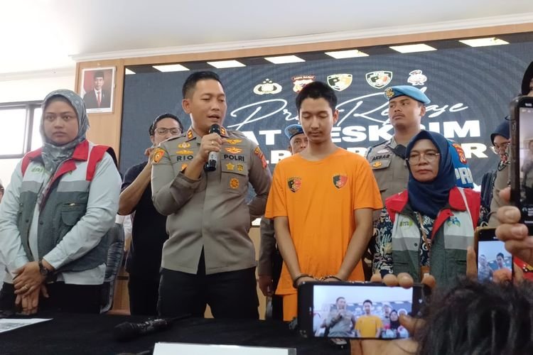 Lima Fakta KDRT yang Dialami Cut Intan, Suami juga Lakukan Perselingkuhan 12 Lima Fakta KDRT yang Dialami Cut Intan, Suami juga Lakukan Perselingkuhan