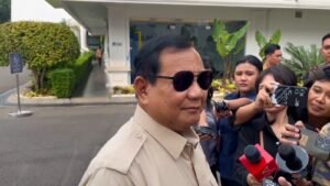 Tiba di Tanah Air, Prabowo Langsung Ngadep Jokowi di Istana