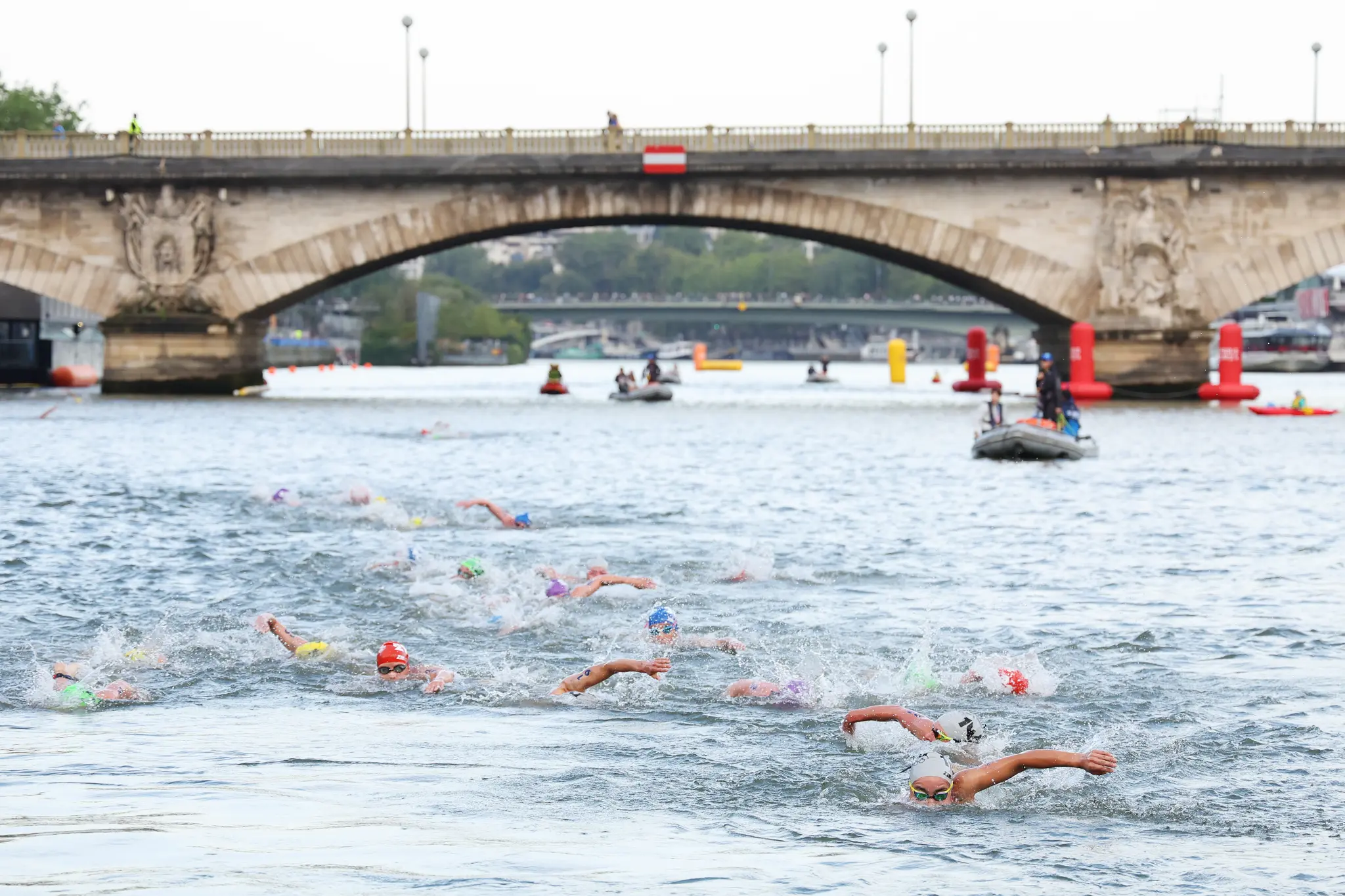 Atlet Triatlon Olimpiade Kritik Lokasi Triatlon Sungai Seine yang Tercemar Bakteri E. coli