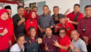 Anies Sambangi Kandang Banteng di Jakarta, Ada Apa ?