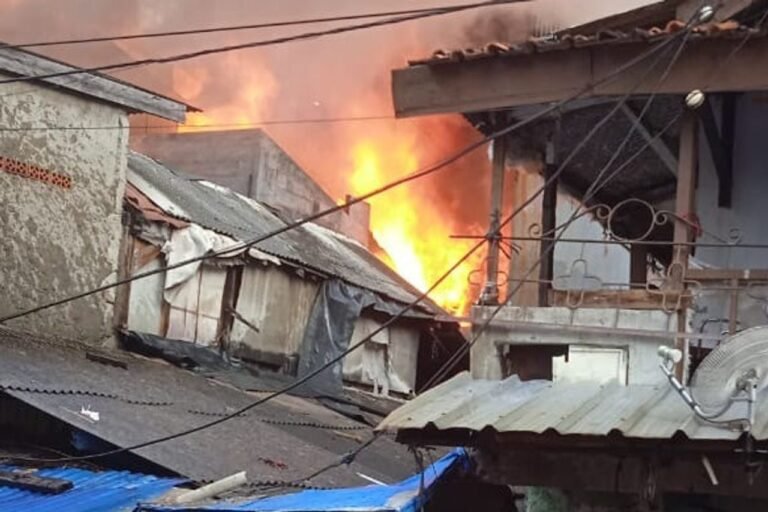 Ledakan Tabung Gas Setrika Uap di Cengkareng, Dua Warga Terluka