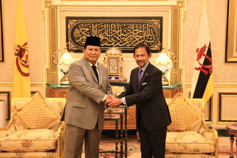 Bahas Kerjasmaa Pertahanan dan Pendidikan, Menhan Prabowo Temui Sultan Brunei