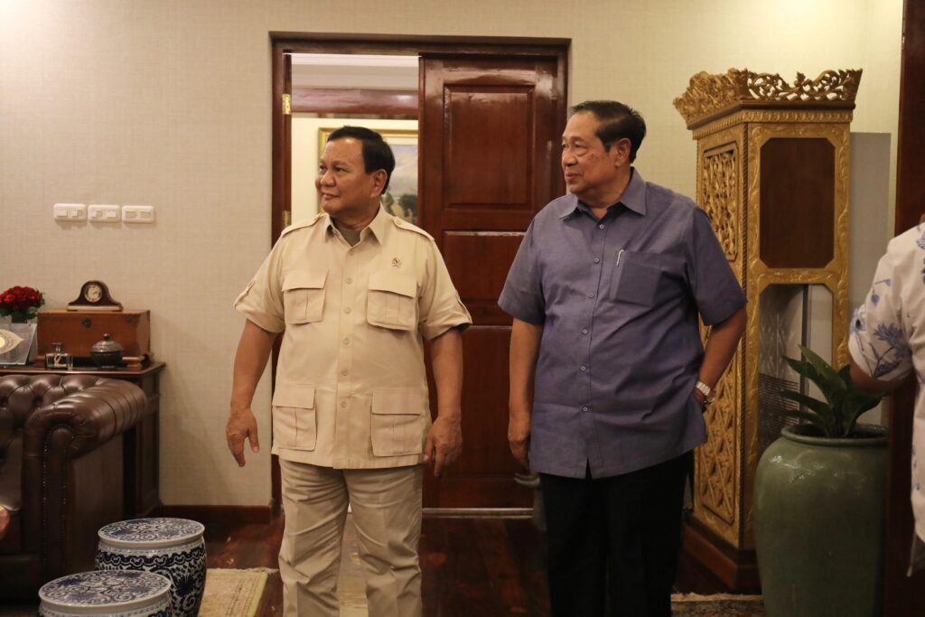 Momen SBY Ngopi Bareng Prabowo Sambil Diskusi dan Makan Siang