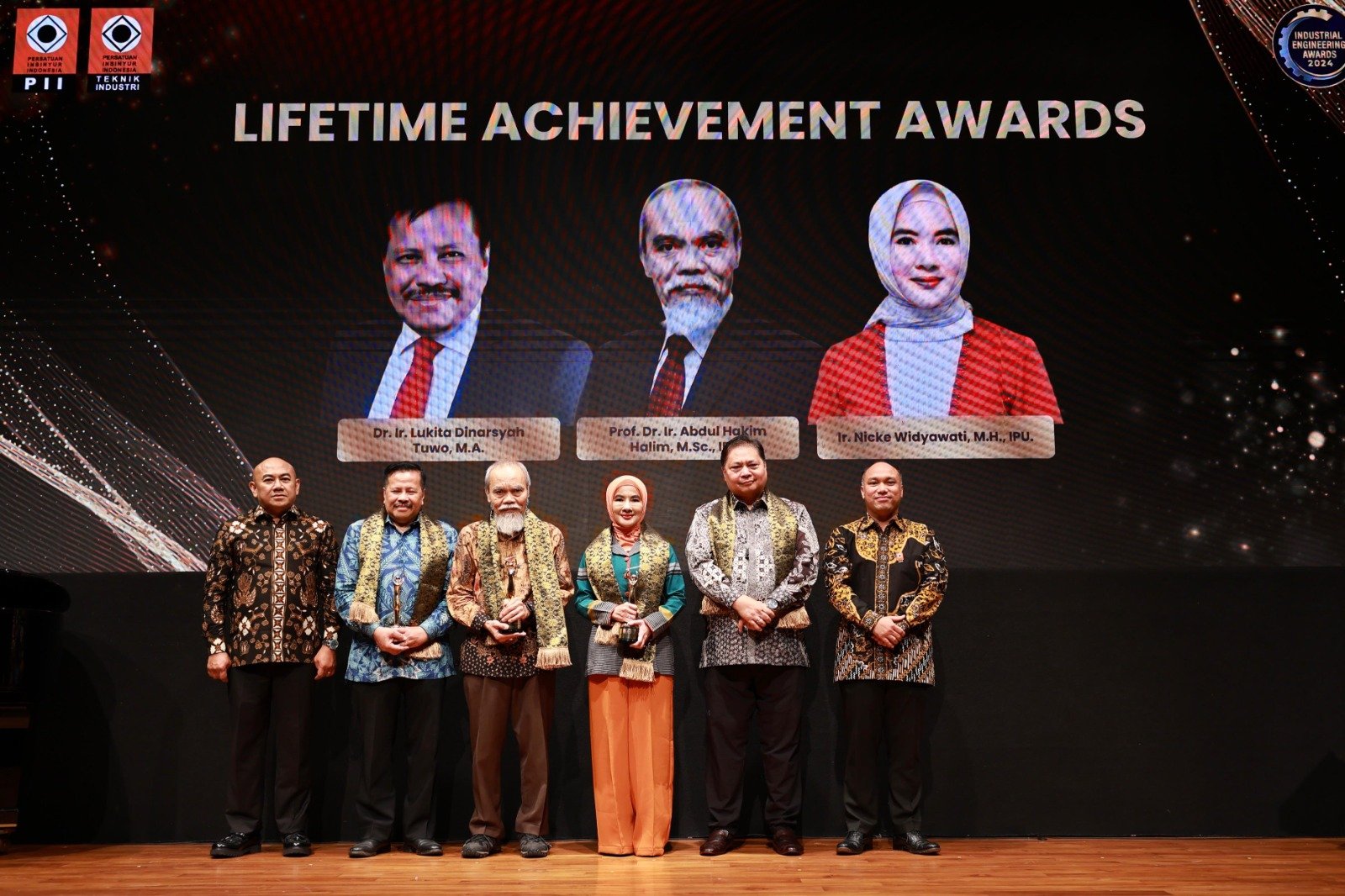 Nicke Widyawati Raih Lifetime Achievement Award di IEA 2024, Komitmen Majukan Industri Nasional