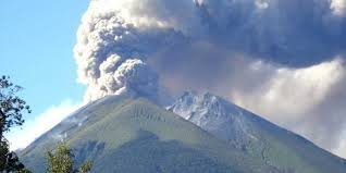 Gunung Ibu Erupsi Beruntun, Warga Diimbau Waspada Hujan Abu