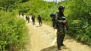 TNI Ringkus Anggota OPM di Titigi Papua, Foto Bukti Keterlibatan Militan Turut Diamankan