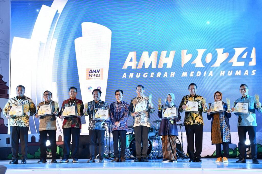 Telkom Raih Tiga Penghargaan di Anugerah Media Humas 2024, Komitmen Perkuat Konektivitas Nasional