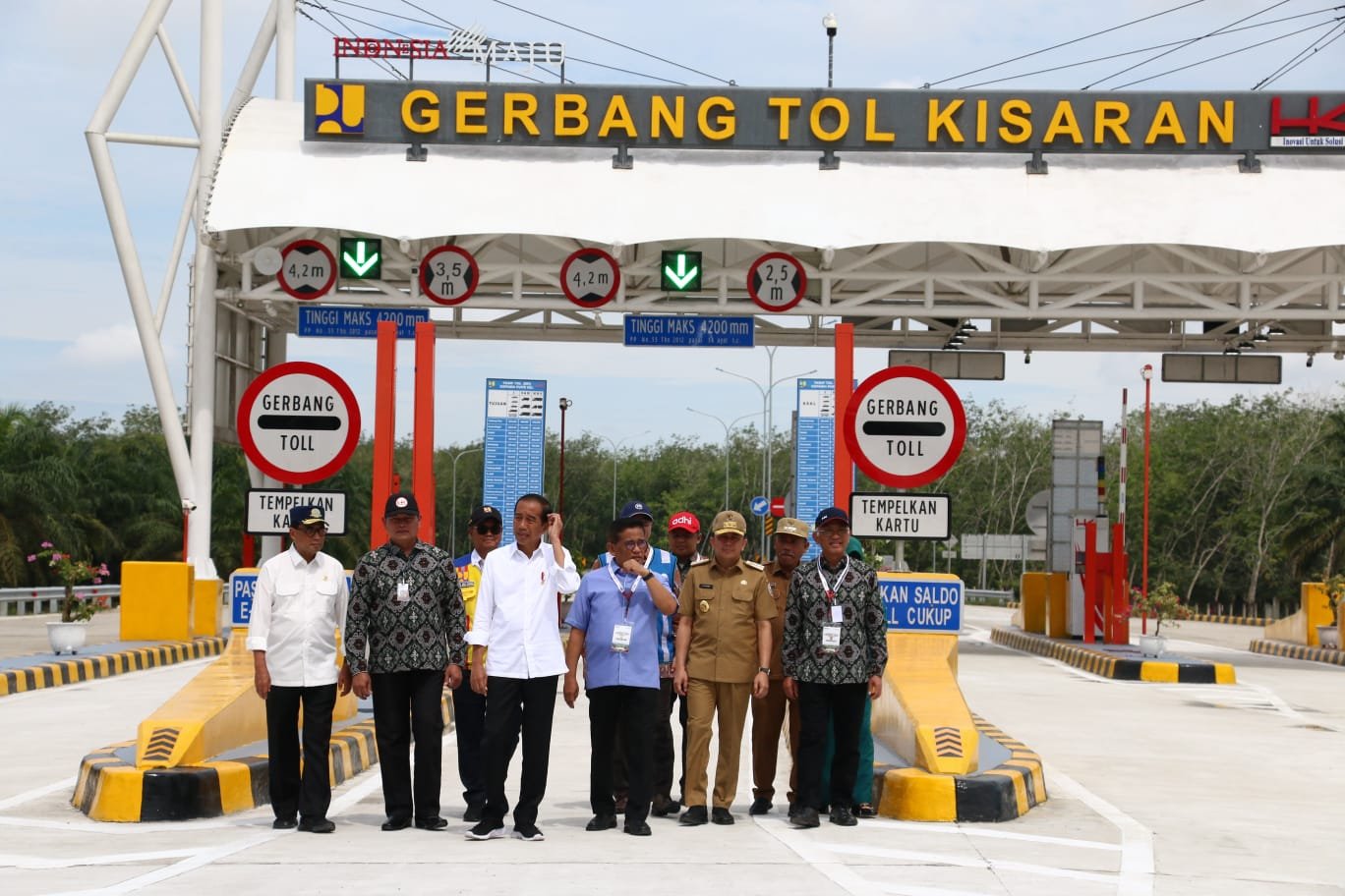 Presiden Jokowi Resmikan Jalan Tol Indrapura-Kisaran: Tingkatkan Daya Saing dan Percepat Konektivitas Sumut-Riau