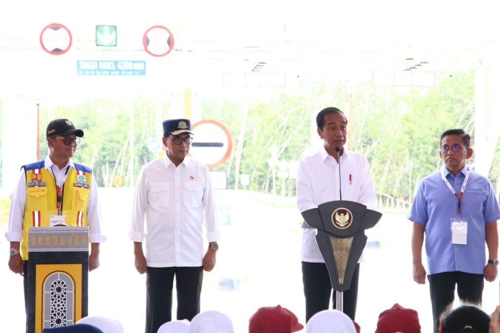 Presiden Jokowi Resmikan Jalan Tol Indrapura-Kisaran: Tingkatkan Daya Saing dan Percepat Konektivitas Sumut-Riau