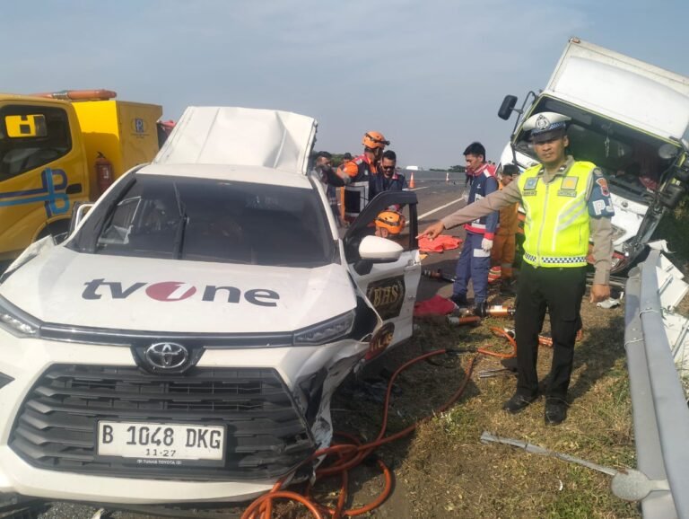 Kecelakaan Maut di Tol Pemalang, Tiga Kru TV One Tutup Usia