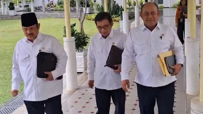 Kabinet Merah Putih Gelar Sidang Kabinet dengan Seragam Putih-Biru