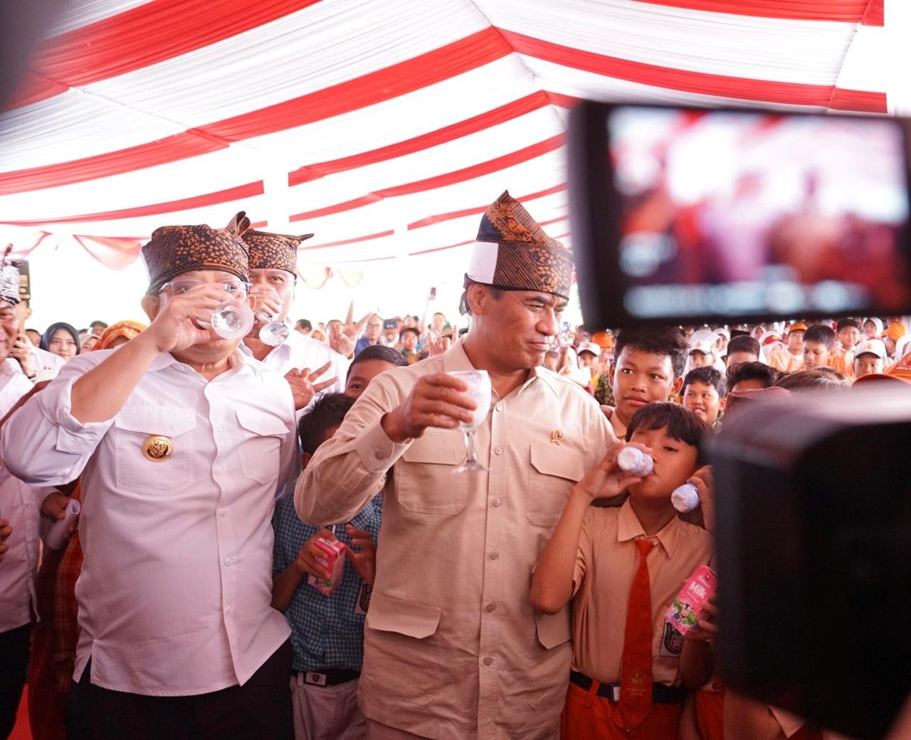 Mentan Andi Amran Dukung Peternak Susu Lokal: Dorong Kebijakan Penyerapan Susu Nasional