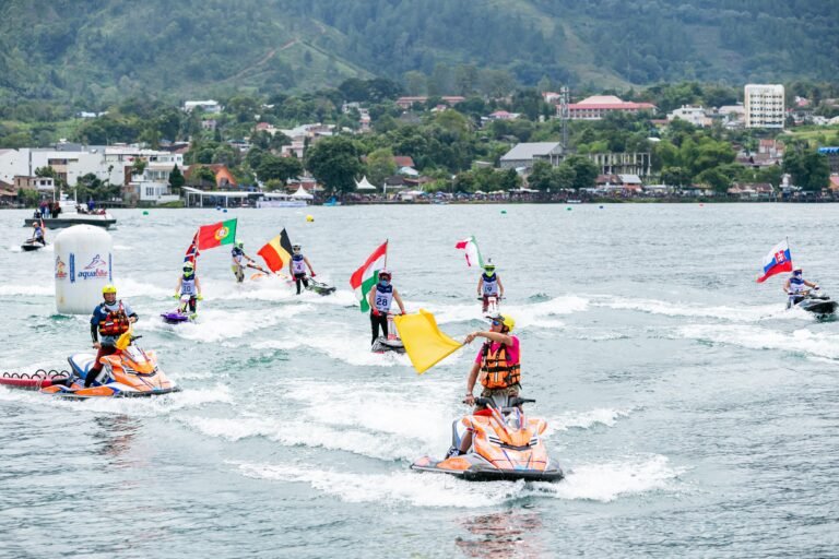 Danau Toba Siap Gemuruh: Indonesia Tuan Rumah Aquabike Jetski World Championship 2024