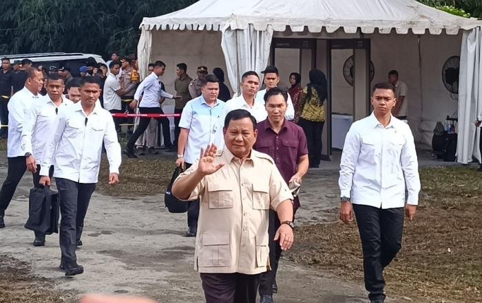 Presiden Prabowo Pantau Quick Count di Hambalang