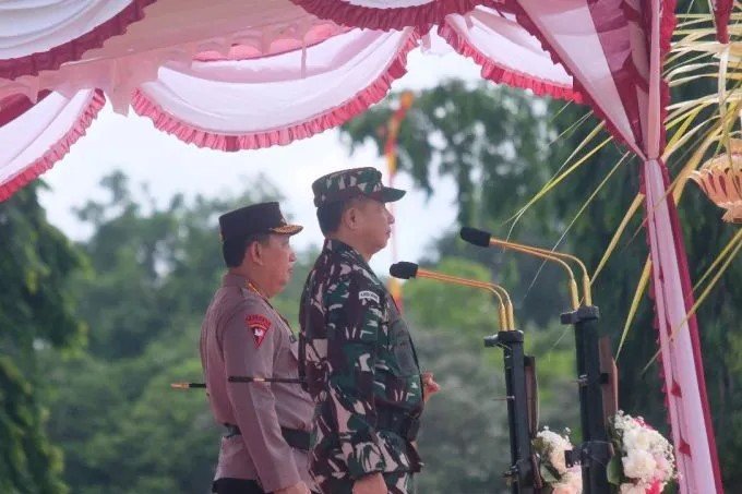 Jenderal Polisi Listyo Sigit Prabowo dan Panglima TNI Jenderal Agus Subiyanto (ANTARA)