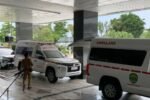 Pemprov Kaltim serahkan 22 mobil terdiri dari ambulans dan mobil jenazah untuk mendukung kesehatan dan kemanusiaan. (ANTARA)
