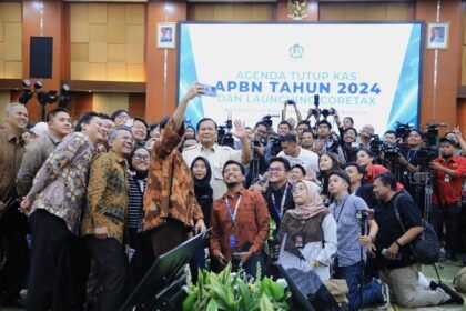 Presiden Prabowo Befoto bersma awak media (Dok. Istimewa))