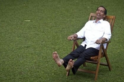 Jokowi Tanggapi Santai Rencana Hasto Bongkar 'Borok' Pejabat Negara