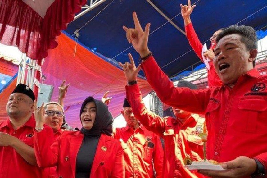 Kader PDIP DPC Indramayu Bubuhkan Cap Jempol Darah (Tribun)