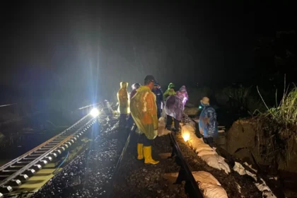 Akibat Banjir di Grobogan, Jalur Rel Gubug-Karangjati Kembali Amblas