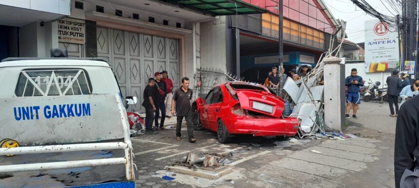 Kecelakaan Maut di Jatinangor, Juru Parkir Tewas Tertabrak Mobil