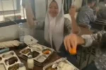 Keseruan Siswi SMA Nikmati MBG, Bawa Kerupuk dan Sambal dari Rumah