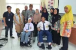 Dinas Sosial salurkan alat bantu fisik untuk penyandang disabilitas. (ANTARA)