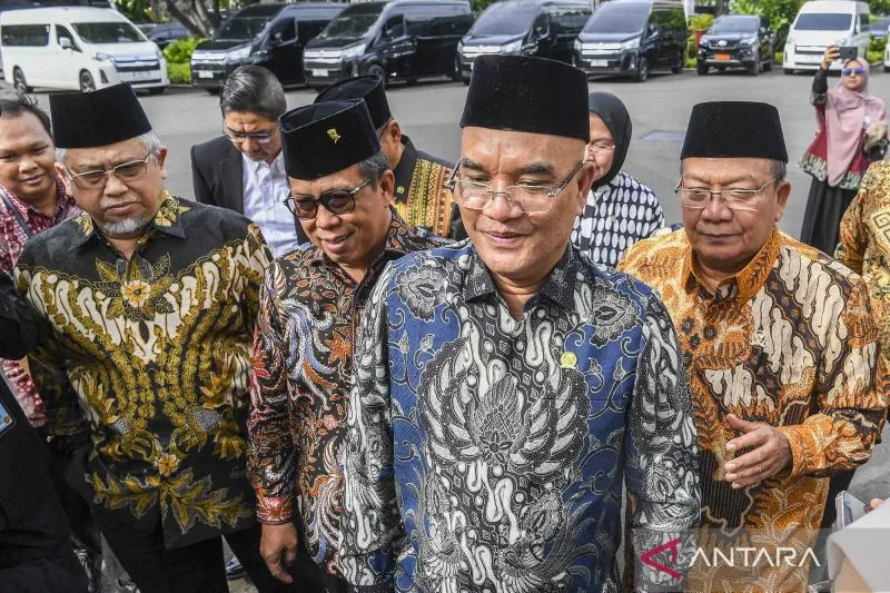 Kedatangan Panja Haji DPR dan Komisi VIII DPR untuk melaporkan hasil penetapan biaya perjalanan ibadah haji (Bipih) 2025. (ANTARA)