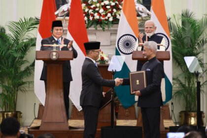 Presiden Prabowo Subianto dengan Perdana Menteri India Narendra Modi (Do. Spt)