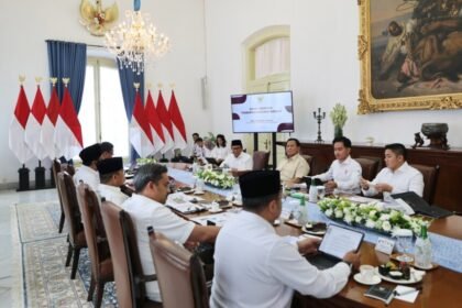 Rapat bersama Menteri dan Presiden Prabowo di Istana Bogor, Jumat (3/1). (Dok. Istimewa)
