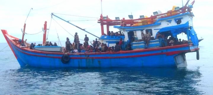 Terombang-Ambing di Laut, 76 Imigran Rohingya Mendarat di Serambi Mekah
