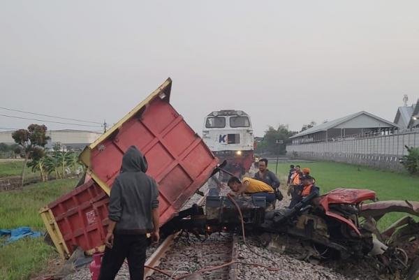 abrakan Kereta Api Sancaka dengan Truk di Sragen, 5 Kereta Terlambat