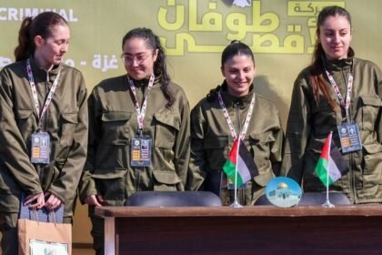 Tentara Wanita Israel Dibebaskan Hamas Ucapkan Terima Kasih atas Perlakuan Baik