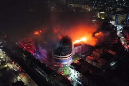 Kebakaran Plaza Glodok (Okezone)