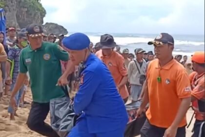 Tragedi Pantai Drini: Ini Daftar 13 Pelajar Outing Class di Mojokerto yang Terseret Ombak