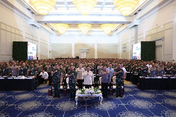 Presiden Prabowo: TNI-Polri Harus Disiplin dan Mawas Diri