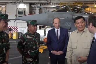 KSAL Dampingi Menhan RI dan Panglima TNI Tinjau Kapal Induk Prancis di NTB