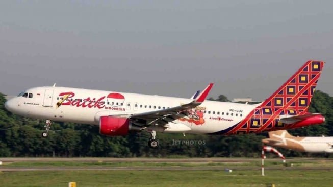 Pesawat Batik Air Mendarat Darurat di Palembang, Semua Penumpang Selamat