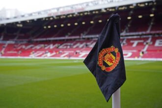 Bendera pojok Manchester United di Old Trafford. (Dok. AP Photo)
