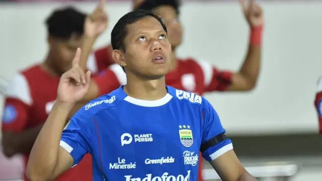 Bojan Hodak Apresiasi Peran Adam Alis dan Tekankan Konsistensi Robi Darwis pada Persib 1 Gelandang Persib Bandung, Adam Alis (Dok. Istimewa)