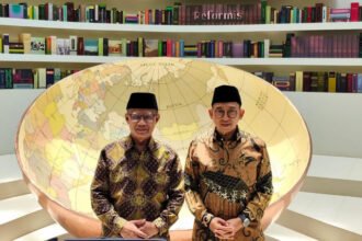 Menteri Kebudayaan Fadli Zon dan Ketum PP Muhammadiyah Haedar Nashir di Ruang Pamer Museum Muhammadiyah (Dok. Kumparan)