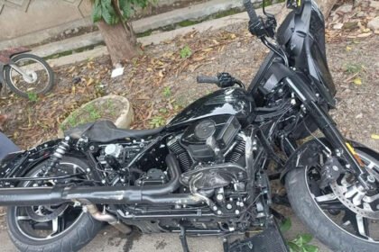 Moge yang dikendarai Bendum Demokrat, Renville Antonio saat kecelakaan di Situbondo (Dok. Istimewa)