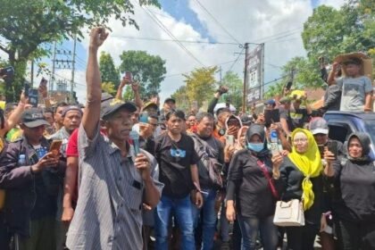 Pemilik Warung Sayur Gugat Penjual Sayur Keliling dan Kepala Desa